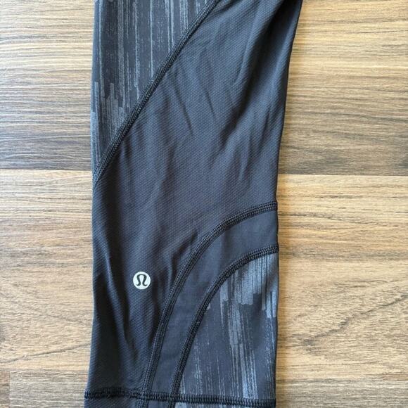 Lululemon Run Inspire Crop II Black and Grey Leggings sz 8 - Picture 8 of 8